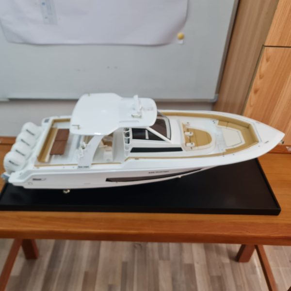 Boston Whaler 420 Model - PSM0032