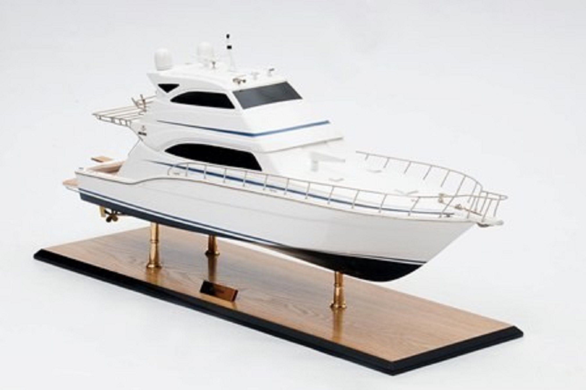 Bertram 700 Model Yacht
