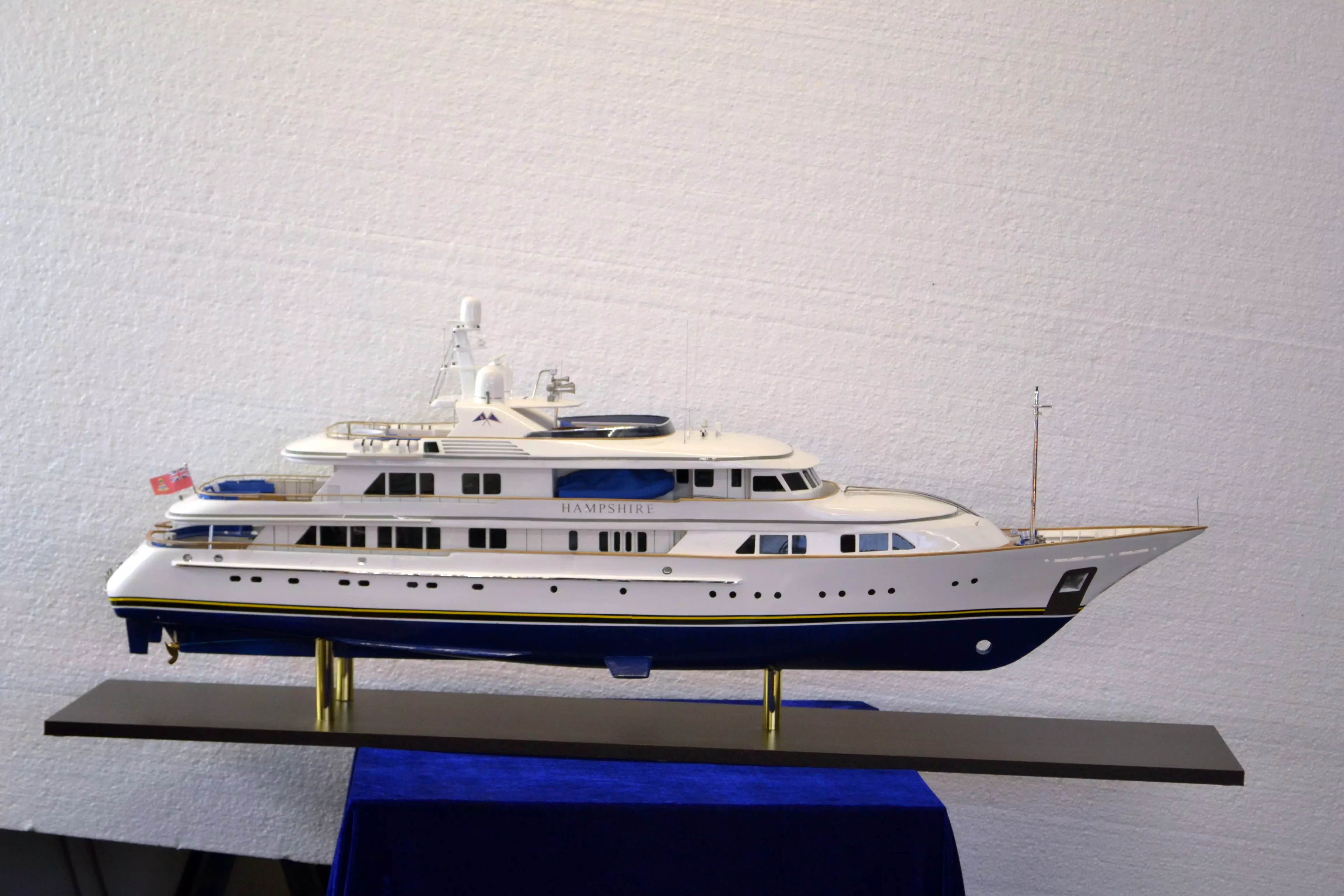 luxury yacht model