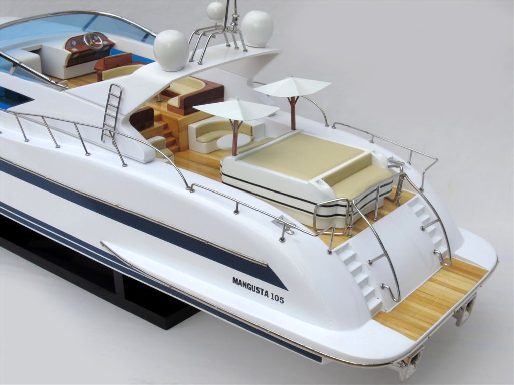 Mangusta 105 Model Yacht - GN