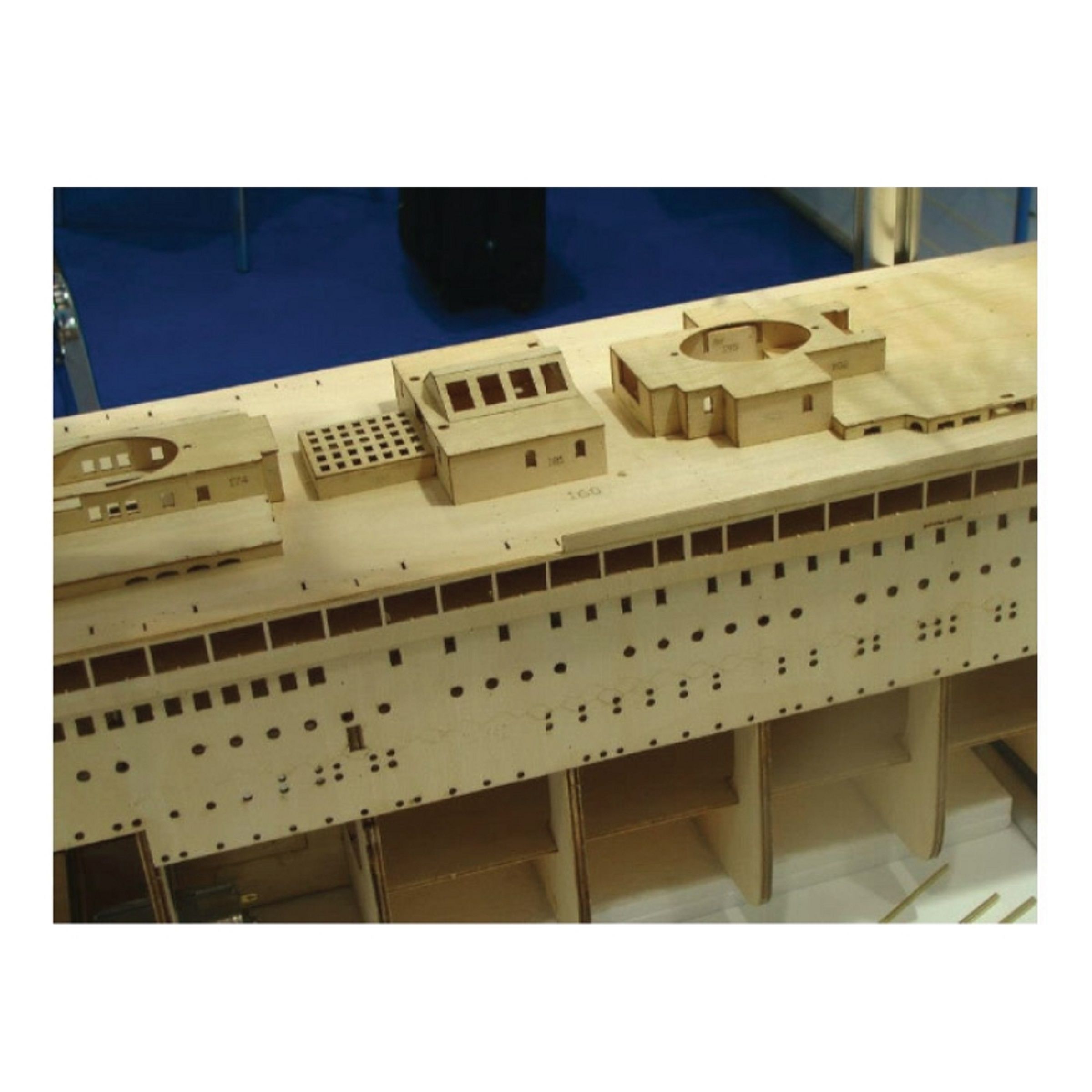 RMS Titanic Model Boat Kit - Billing Boats (B510 ...