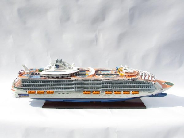Harmony of the Seas Model Ship (Standard Range) - GN