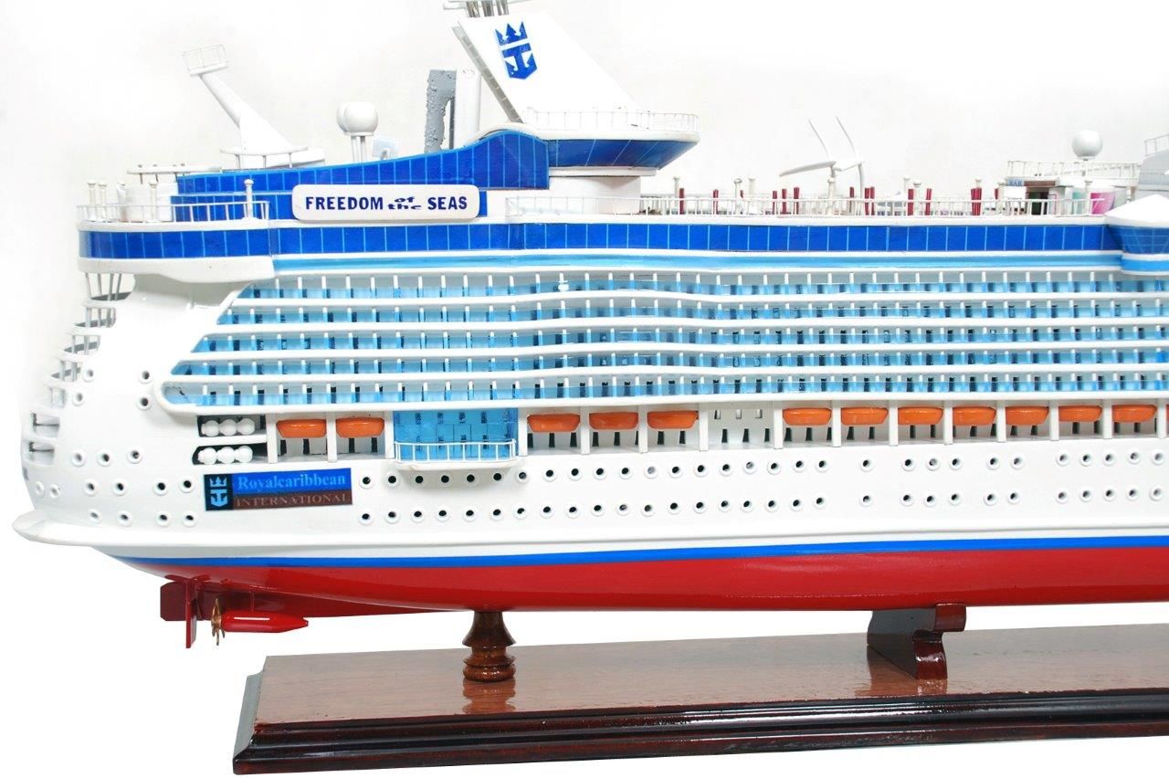 Freedom of the Seas Model Ship - GN