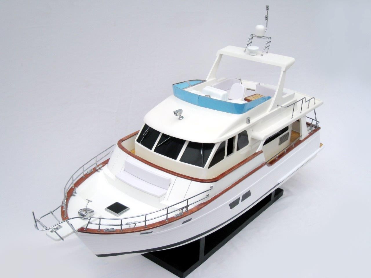 Grand Banks 42 Model Boat - GN