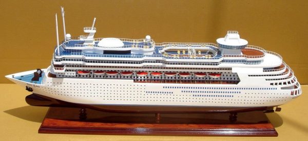 Majesty of the Seas Model Boat - GN (CS0006P)