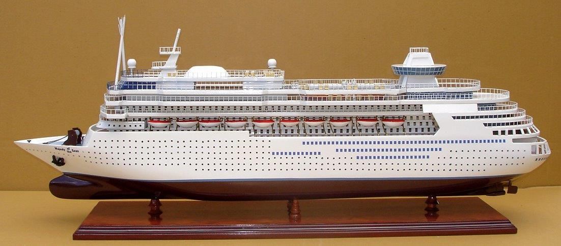 Majesty of the Seas Model Boat - GN (CS0006P)