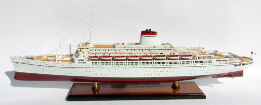 SS Leonardo Da Vinci White & Red Hull ship model