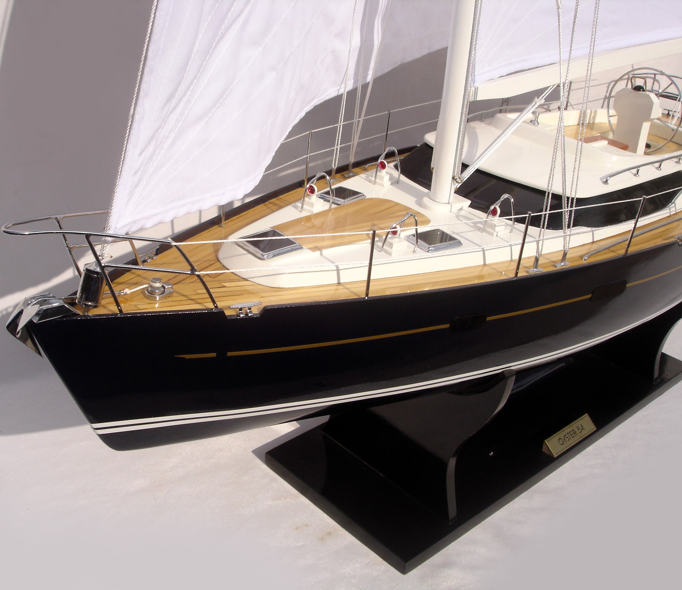 Oyster 54 Model Yacht - GN