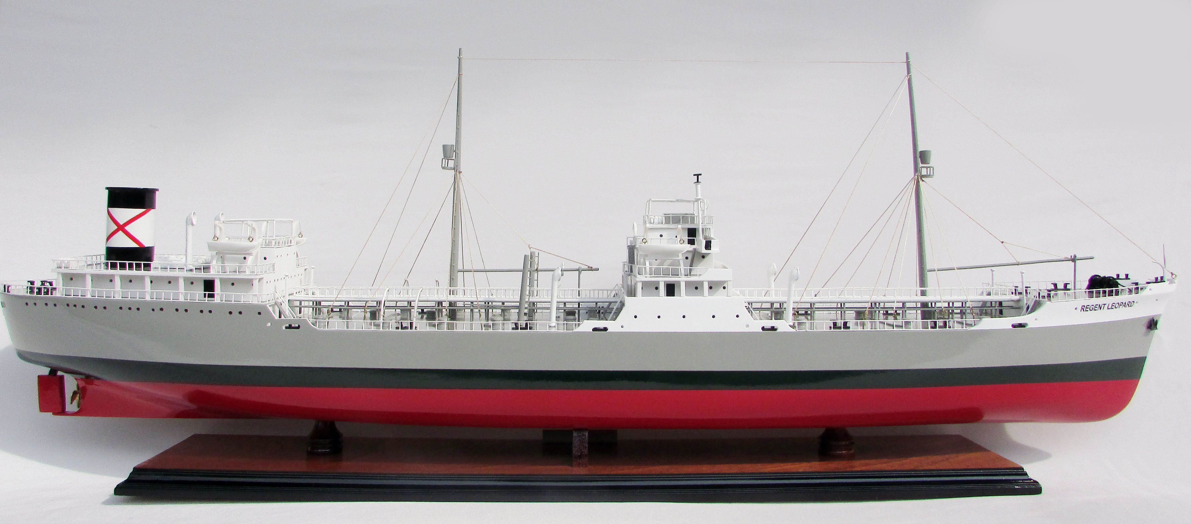 Regent Leopard Wooden Model Ship - GN