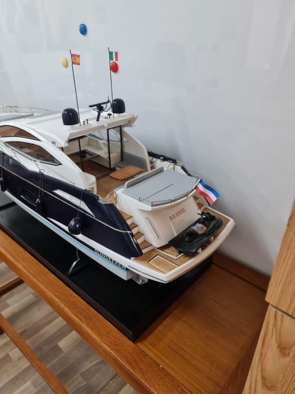 Sunseeker Predator 64 Model Yacht - PSM0037