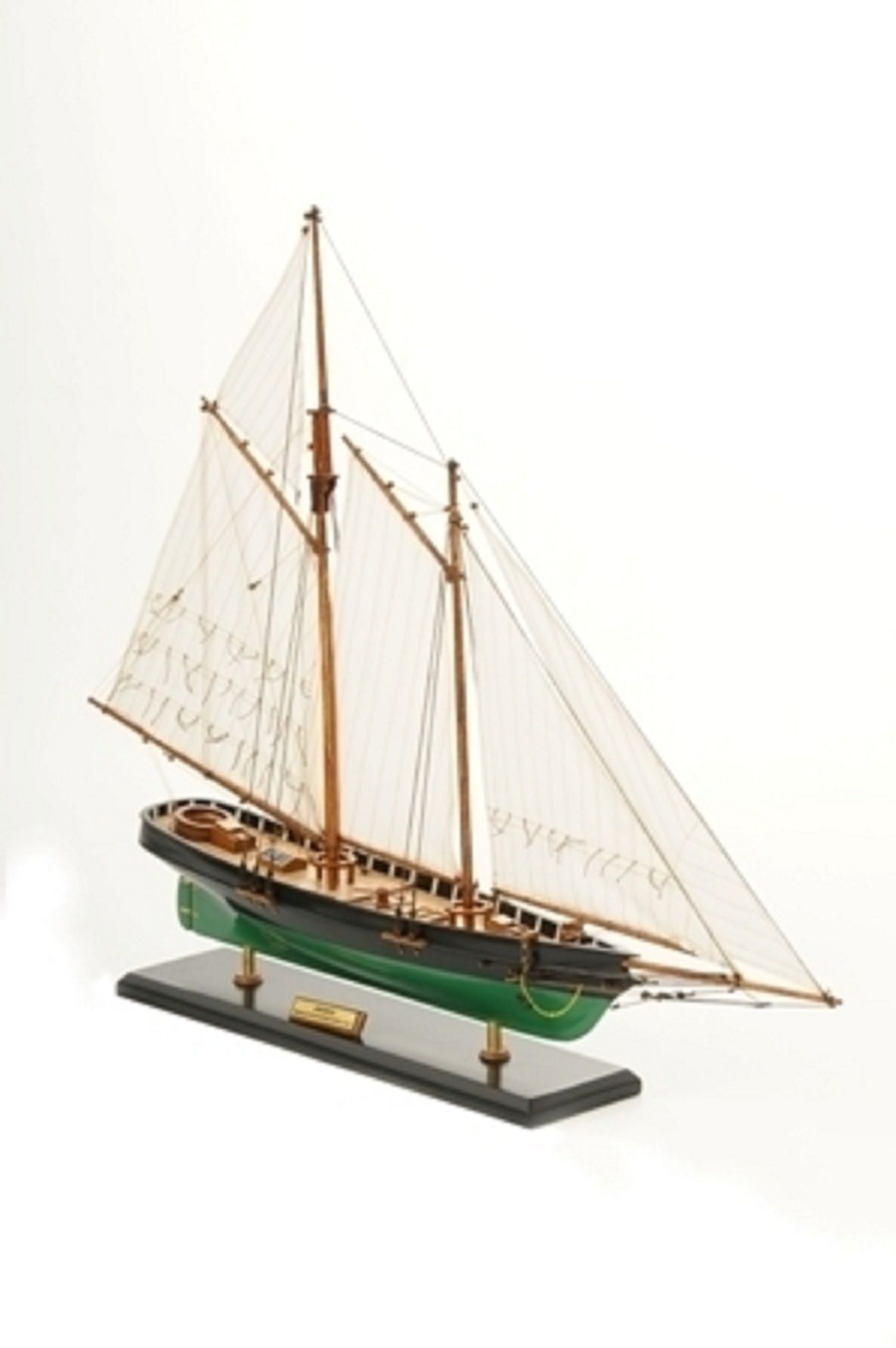 1419-7769-America-Model-Yacht-Superior-Range.jpg