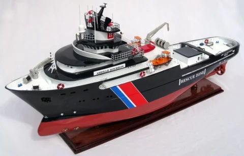 Barges, Trawlers & Tug Boats