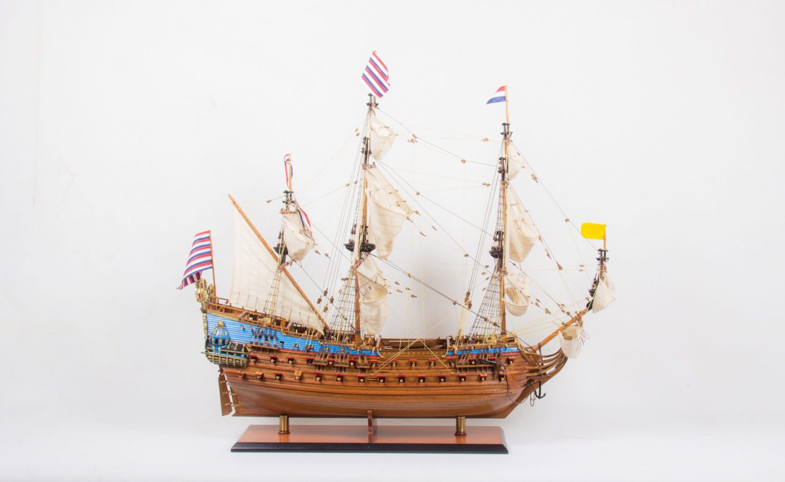 Endurance Model Boat | Wooden Exploration Ship Model | Premier Ship Models