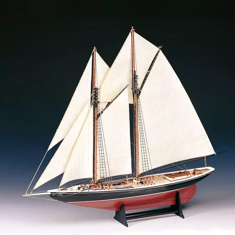 Blue Nose Model Ship Kit - Amati (1447)