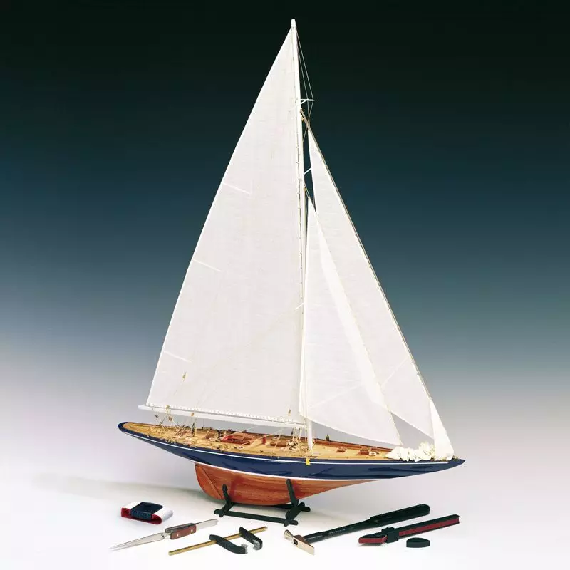Endeavour Yacht Scale 1:80 Model Boat Kit - Amati (1700/10)